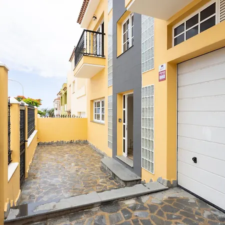 Casa Totalmente Renovada En Zona Muy Tranquila!!! Vistas Al Mar Y Montana Tatil Evi