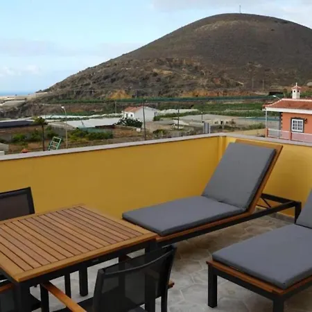 Casa Totalmente Renovada En Zona Muy Tranquila!!! Vistas Al Mar Y Montaña