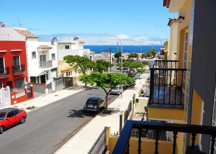 Casa Totalmente Renovada En Zona Muy Tranquila!!! Vistas Al Mar Y Montana Feriehus