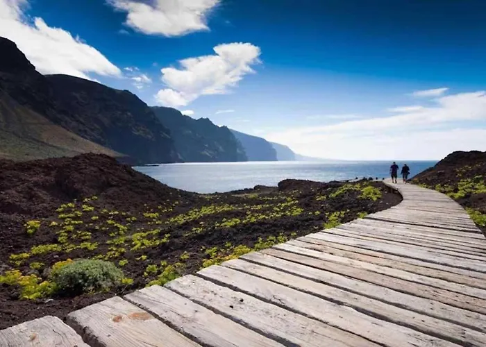 Casa Totalmente Renovada En Zona Muy Tranquila!!! Vistas Al Mar Y Montana Casa de Férias *