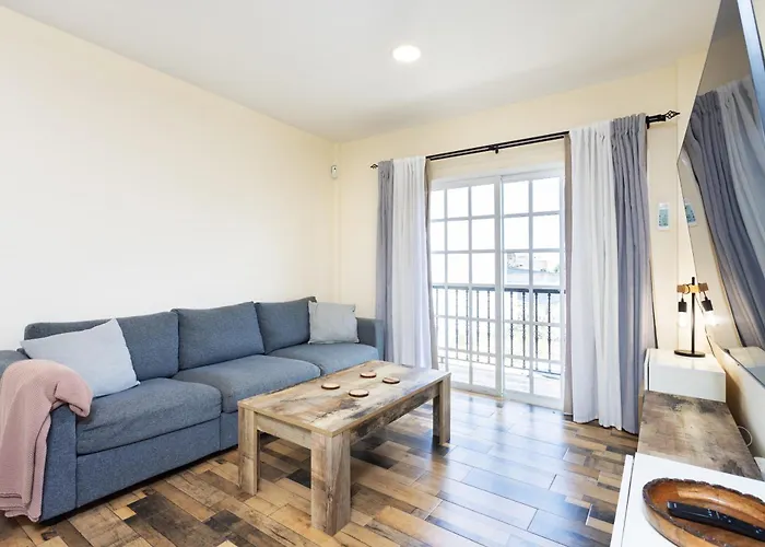 Casa Totalmente Renovada En Zona Muy Tranquila!!! Vistas Al Mar Y Montana