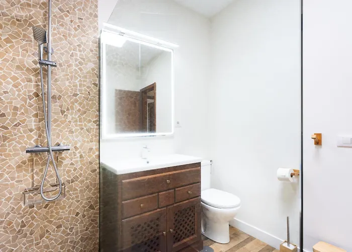 Casa Totalmente Renovada En Zona Muy Tranquila!!! Vistas Al Mar Y Montana Nyaraló