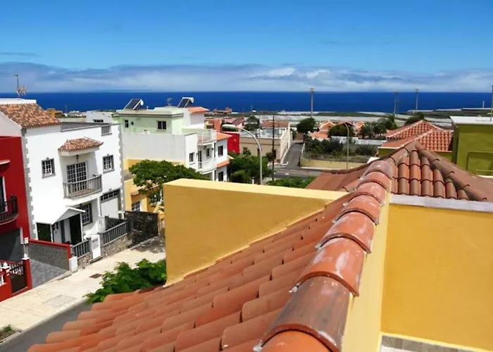 Semesterbostad Casa Totalmente Renovada En Zona Muy Tranquila!!! Vistas Al Mar Y Montana